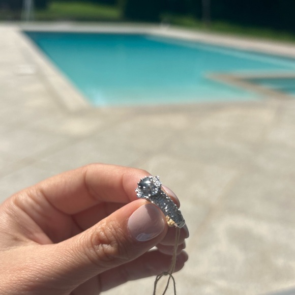 Sapphire Floral Ring with Diamonds - Picture 3 of 4